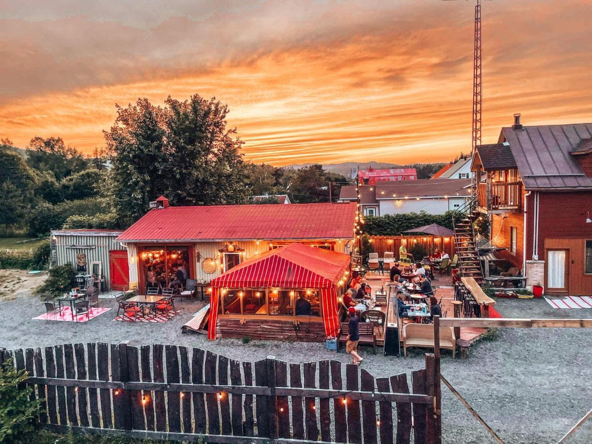 Auberge Mandala Saint Mathieu Du Parc Zewnętrze zdjęcie